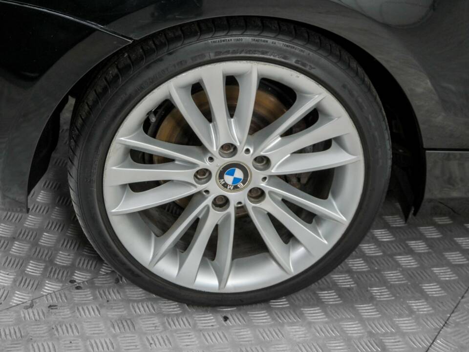 Image 31/50 de BMW 120i (2008)
