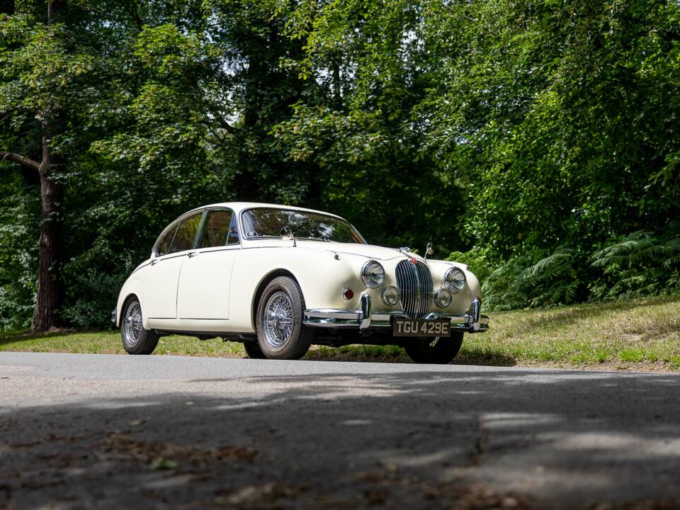 Image 32/50 de Jaguar Mk II 2.4 (1967)