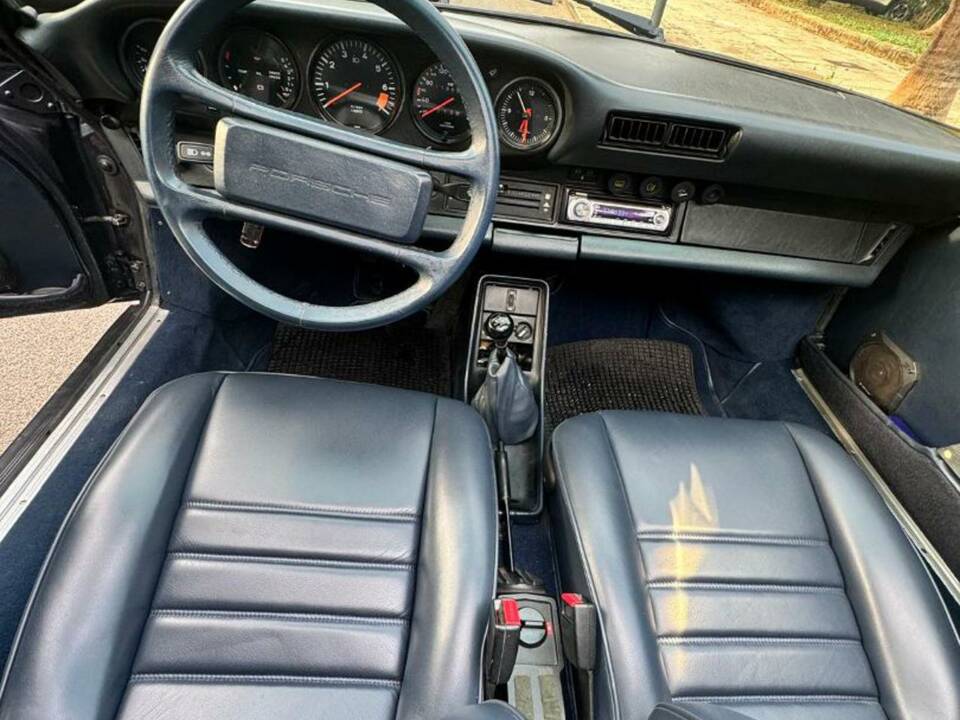 Afbeelding 14/23 van Porsche 911 Carrera 3.2 (WTL) (1988)