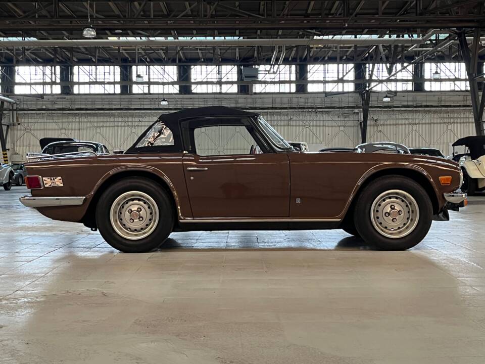 Immagine 14/50 di Triumph TR 6 (1974)