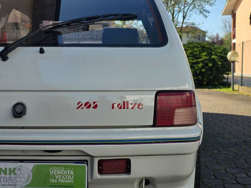 Immagine 21/25 di Peugeot 205 Rallye 1.3 (1991)