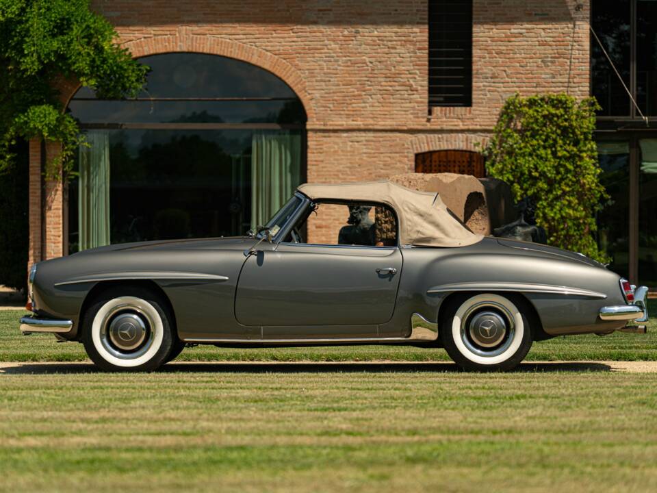 Imagen 6/50 de Mercedes-Benz 190 SL (1962)