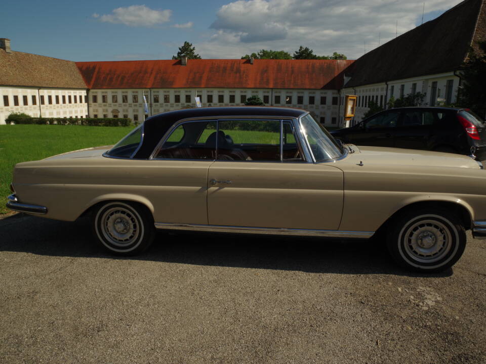 Image 8/73 de Mercedes-Benz 280 SE (1969)