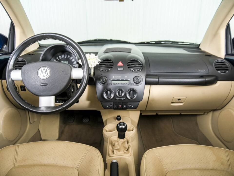 Immagine 7/50 di Volkswagen New Beetle 1.6 (2004)