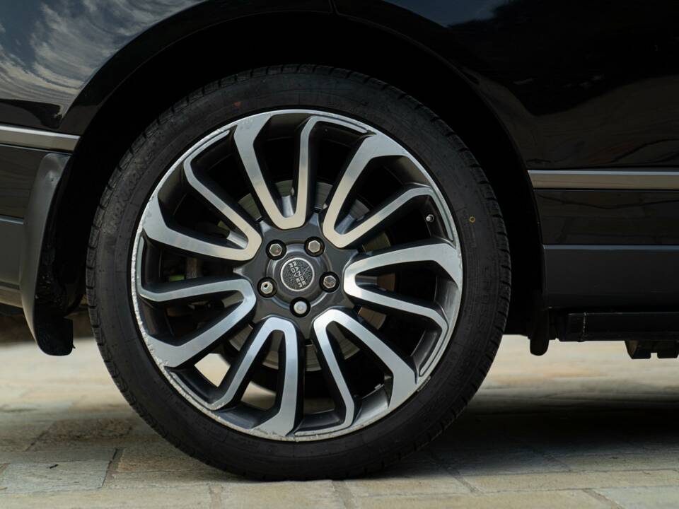 Image 35/50 of Land Rover Range Rover Autobiography SDV8 (2013)