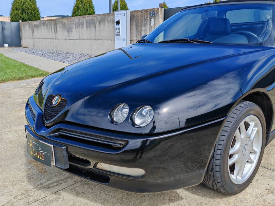 Bild 8/37 von Alfa Romeo Spider 2.0 Twin Spark 16V (1996)