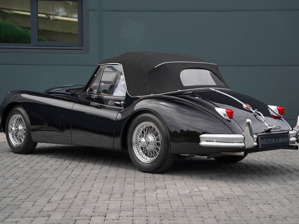Image 26/50 of Jaguar XK 140 DHC (1956)