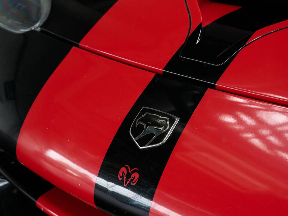Image 4/50 of Dodge Viper GTS (2005)