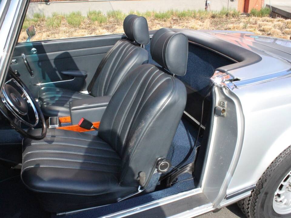 Image 11/16 of Mercedes-Benz 230 SL (1966)