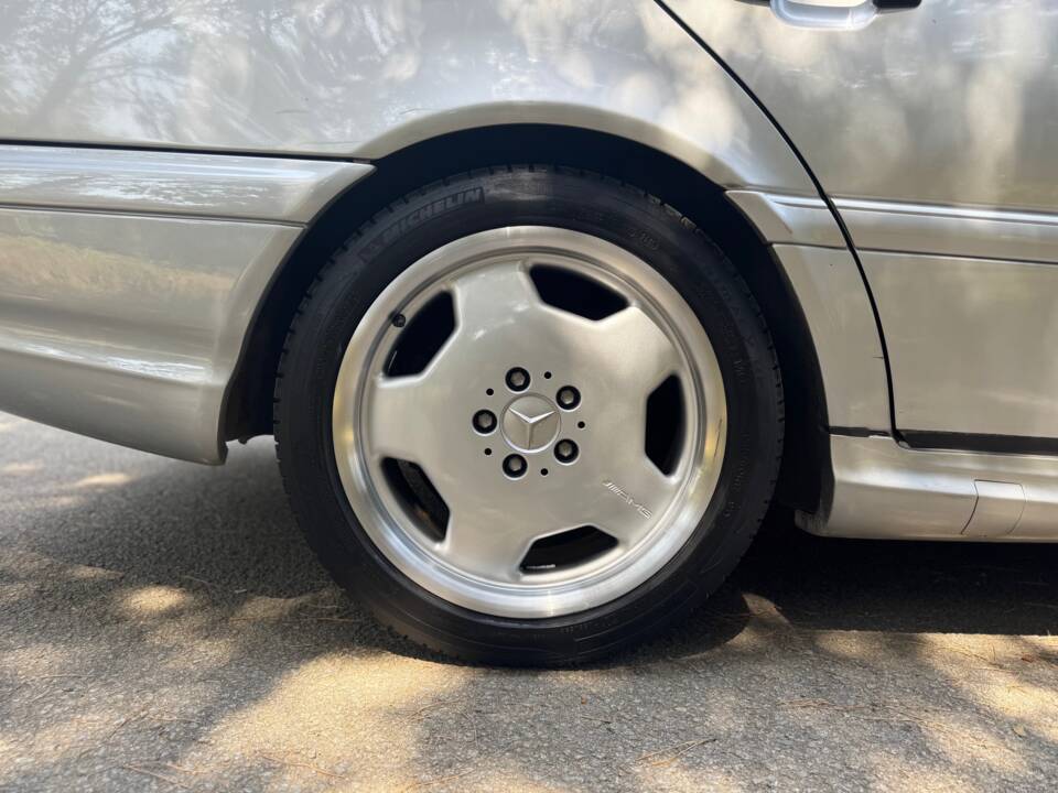 Image 4/36 of Mercedes-Benz C 43 AMG T (1998)