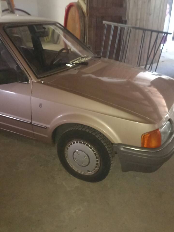 Image 2/4 of Ford Orion 1.3 (1987)