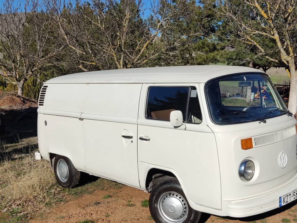 Bild 26/98 von Volkswagen T2b Kastenwagen (1979)