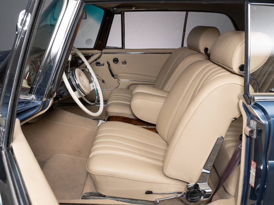 Bild 21/34 von Mercedes-Benz 250 SE (1966)
