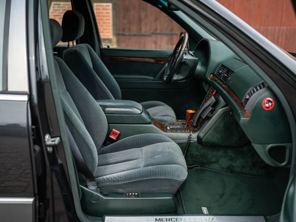 Image 39/54 of Mercedes-Benz 500 SEL (1992)