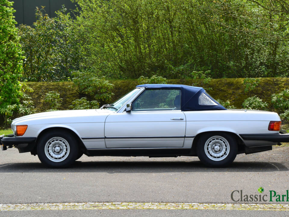 Image 20/50 of Mercedes-Benz 380 SL (1983)