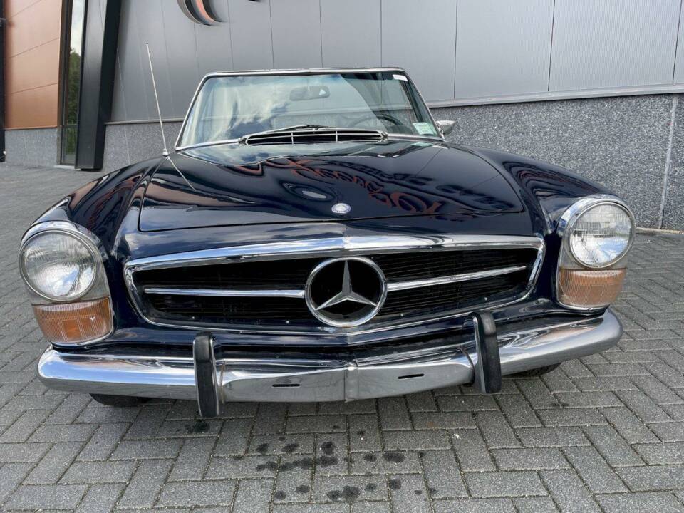 Immagine 6/35 di Mercedes-Benz 280 SL (1970)