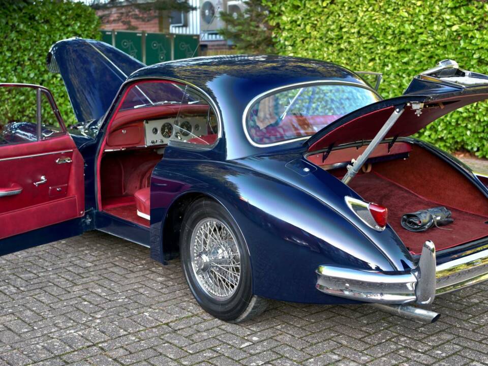 Image 14/50 of Jaguar XK 150 FHC (1959)