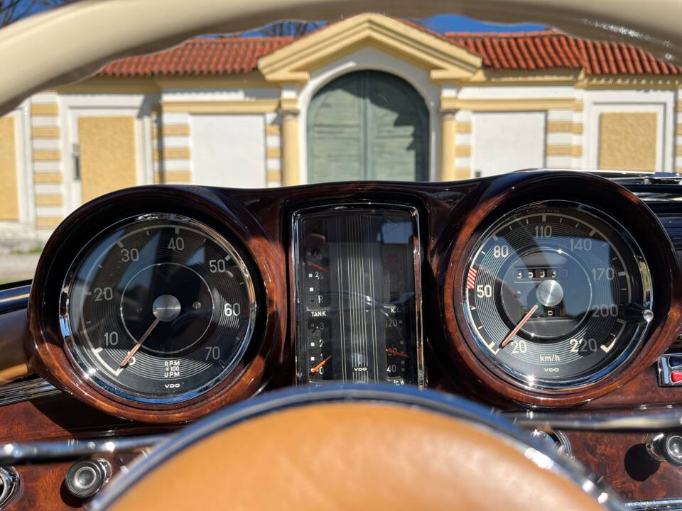 Imagen 20/65 de Mercedes-Benz 220 SE b (1961)