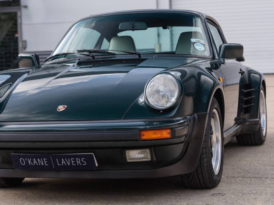 Image 14/52 of Porsche 911 Carrera 3.2 (1989)