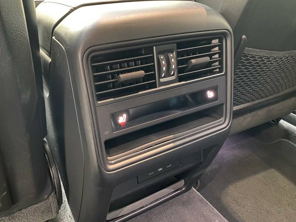 Image 11/12 de Porsche Cayenne Coupé E-Hybrid (2023)