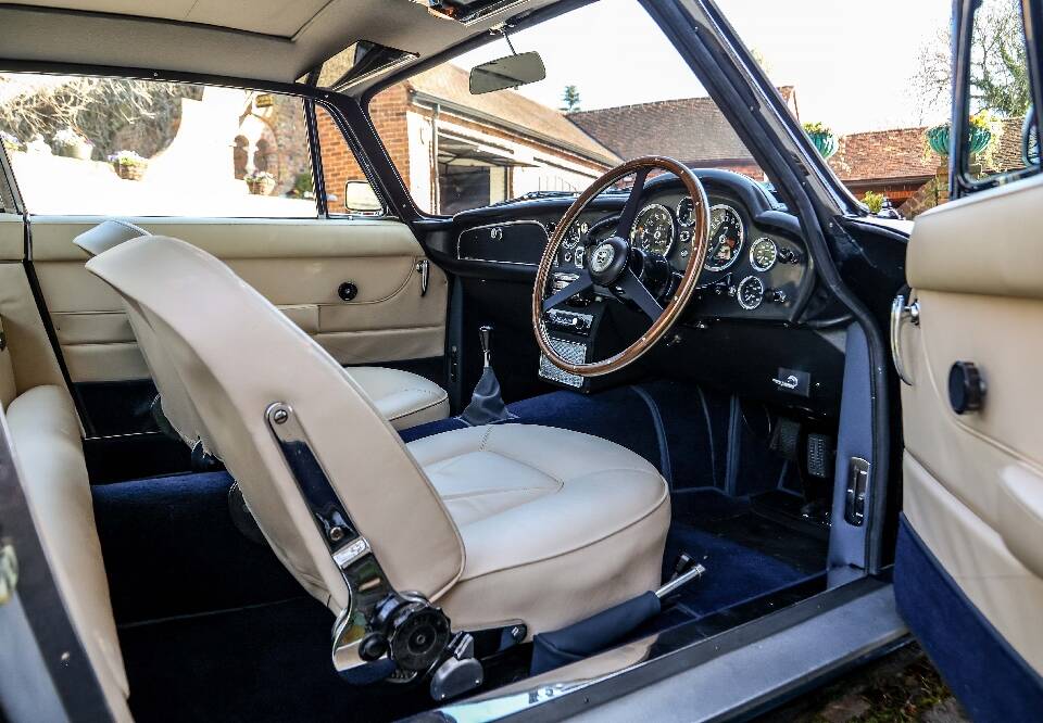 Bild 13/30 von Aston Martin DB 6 Vantage (1966)