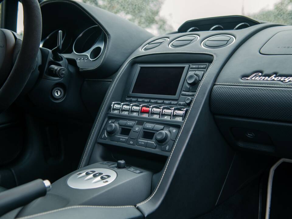 Image 21/30 of Lamborghini Gallardo LP 560-4 (2009)