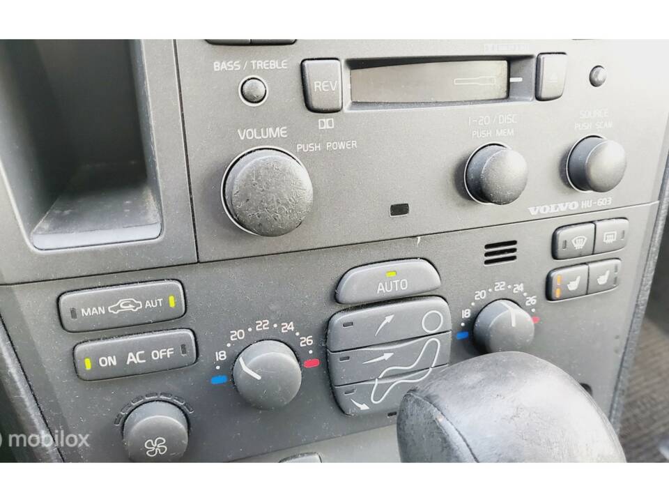 Bild 23/29 von Volvo XC70 2.4T (2001)