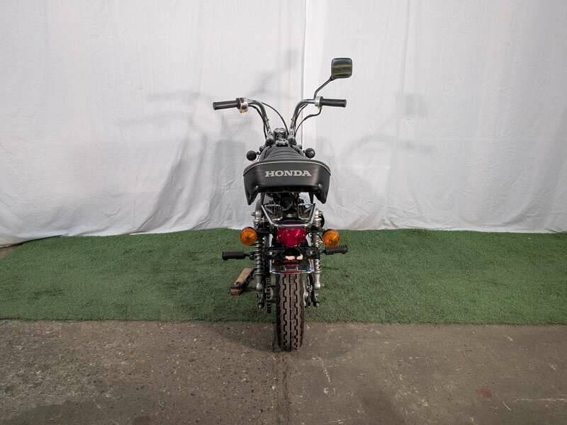 Bild 25/28 von Honda DUMMY (1985)