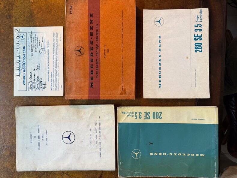 Image 46/50 of Mercedes-Benz 280 SE 3,5 (1971)