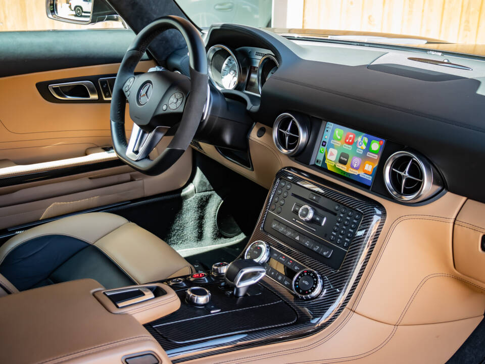 Afbeelding 34/50 van Mercedes-Benz SLS AMG Roadster (2013)