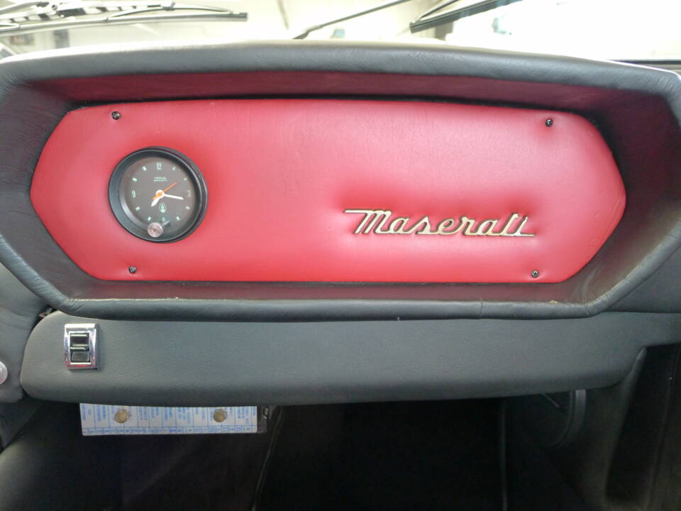 Image 4/38 of Maserati Indy 4700 (1970)