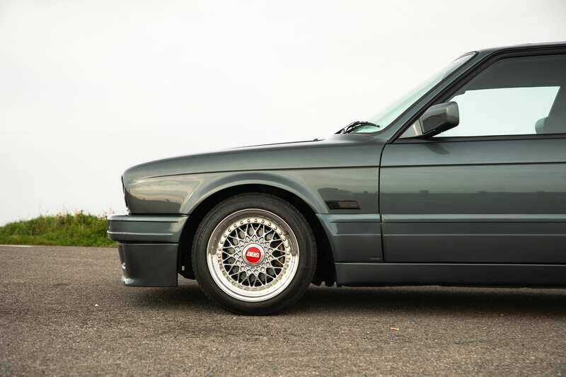Image 47/50 of BMW 325i (1990)