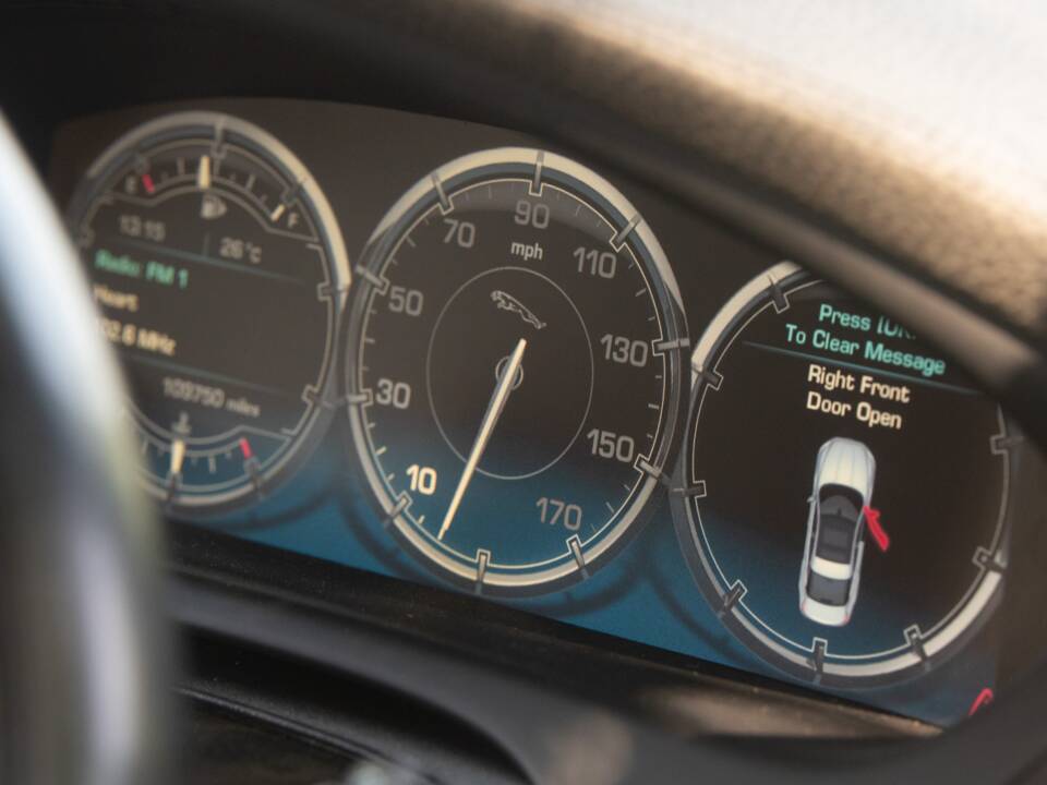 Immagine 7/37 di Jaguar XJ 5.0 (2011)