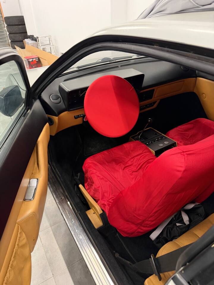 Imagen 3/4 de Ferrari Mondial 8 (1982)