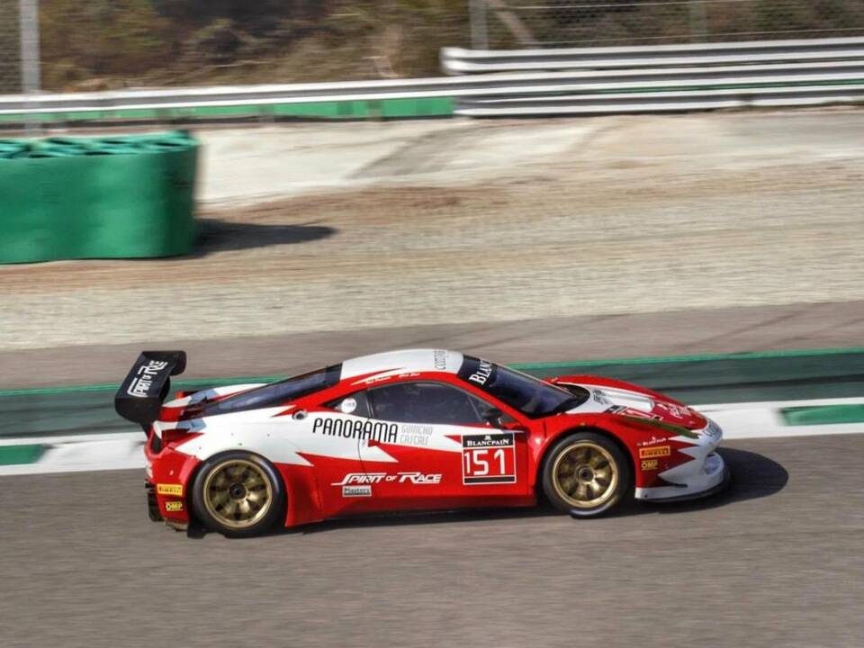 Image 8/28 de Ferrari 458 Italia GT3 (2012)