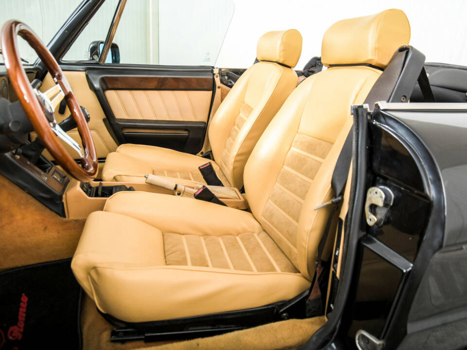 Bild 20/50 von Alfa Romeo 2.0 Spider (1991)