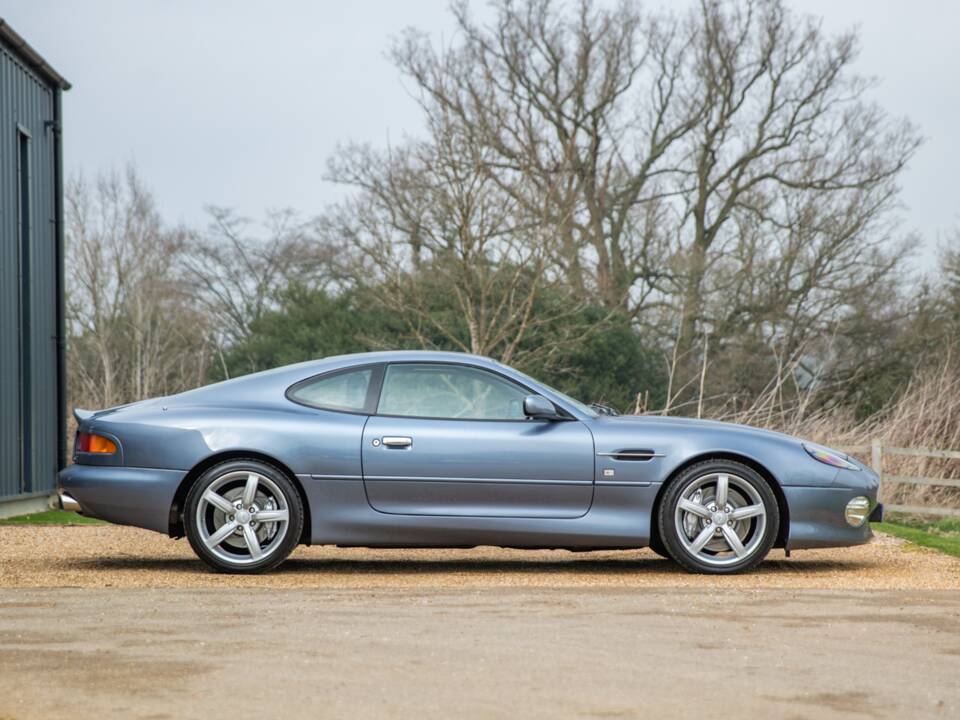 Image 2/74 of Aston Martin DB 7 GT (2004)