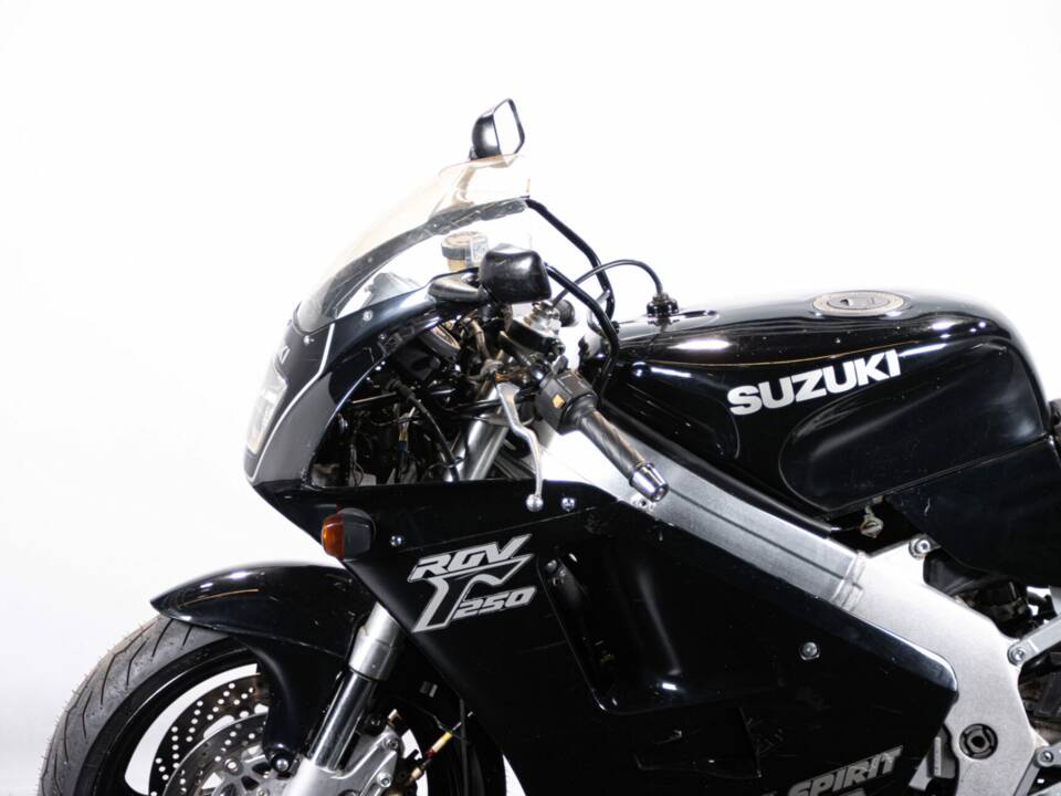 Immagine 14/48 di Suzuki RGV 250 Gamma (1990)