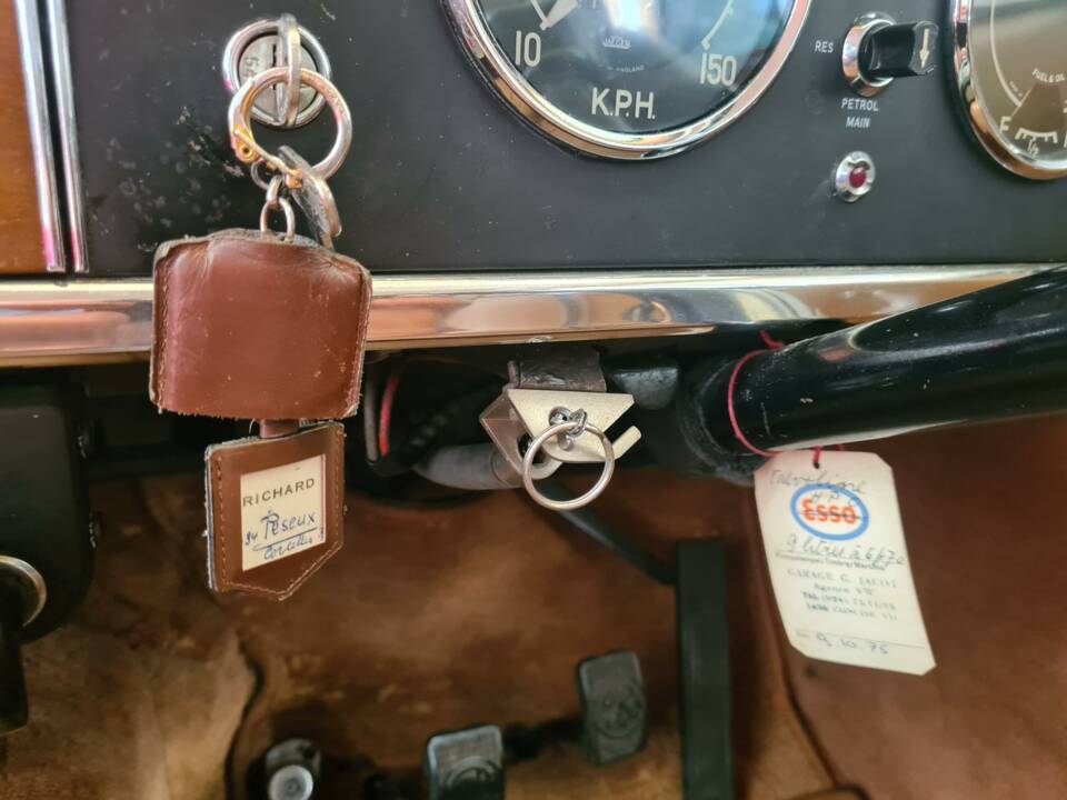 Image 15/17 of Rover 90 (1954)