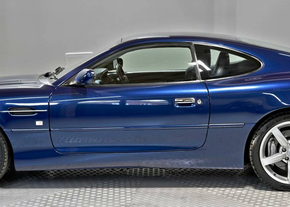 Image 9/50 of Aston Martin DB 7 GT (2004)