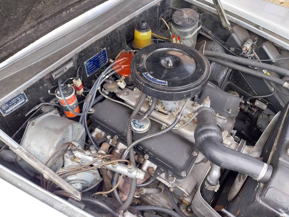 Image 30/51 of Lancia Flaminia GT Touring (1960)