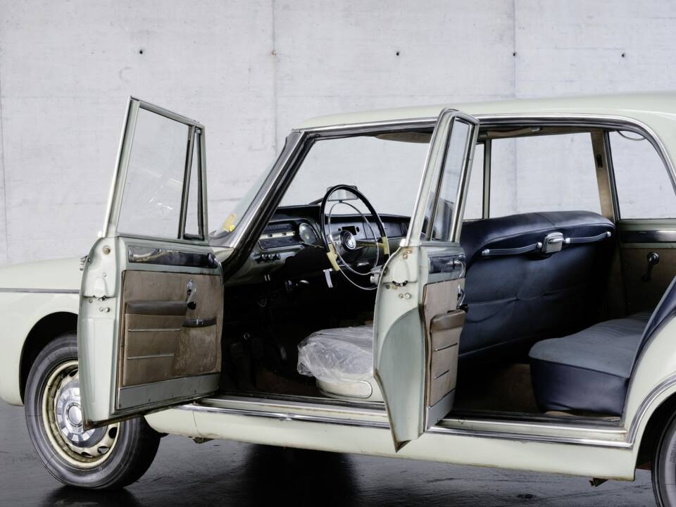 Image 17/48 of Alfa Romeo 2600 Berlina (1962)