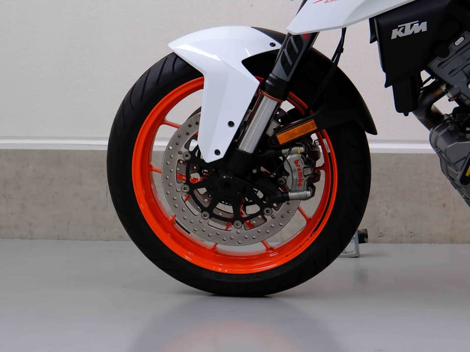 Image 45/83 of KTM 1290 Super Duke R (2018)