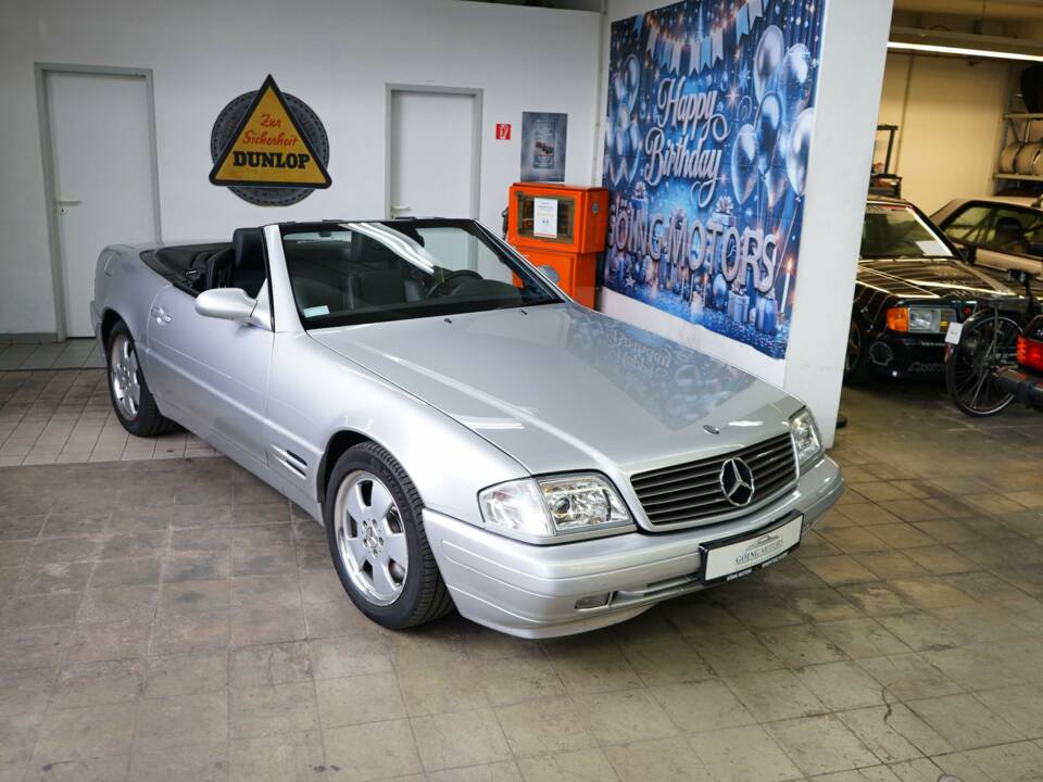 Image 1/33 of Mercedes-Benz SL 500 (2001)