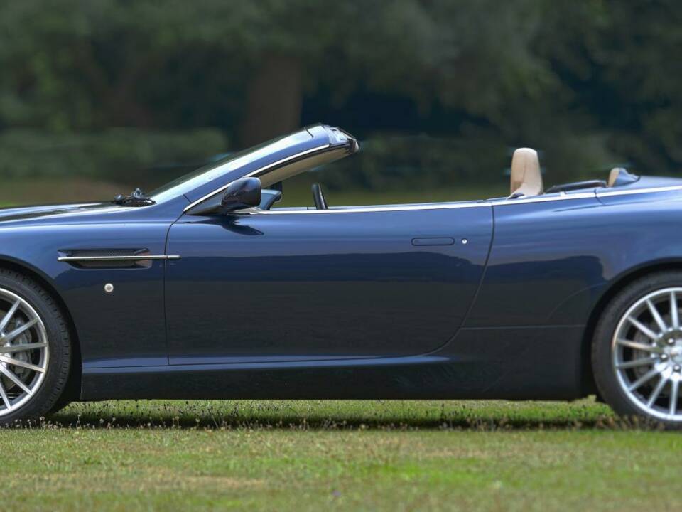 Image 9/50 of Aston Martin DB 9 Volante (2006)