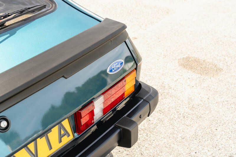 Image 15/46 de Ford Capri III 280 Brooklands (1987)