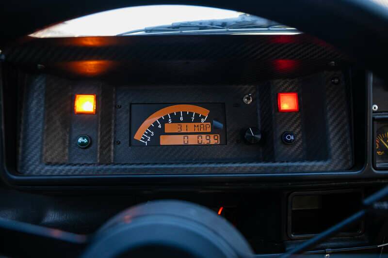 Afbeelding 10/50 van Lancia Delta HF Integrale Evoluzione I "Martini 5" (1989)