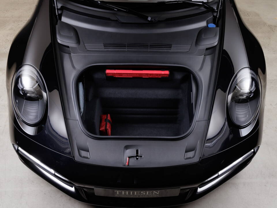 Image 16/37 of Porsche 911 Turbo S (2024)