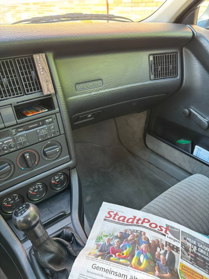 Bild 10/13 von Audi 90 - 2.3 (1988)