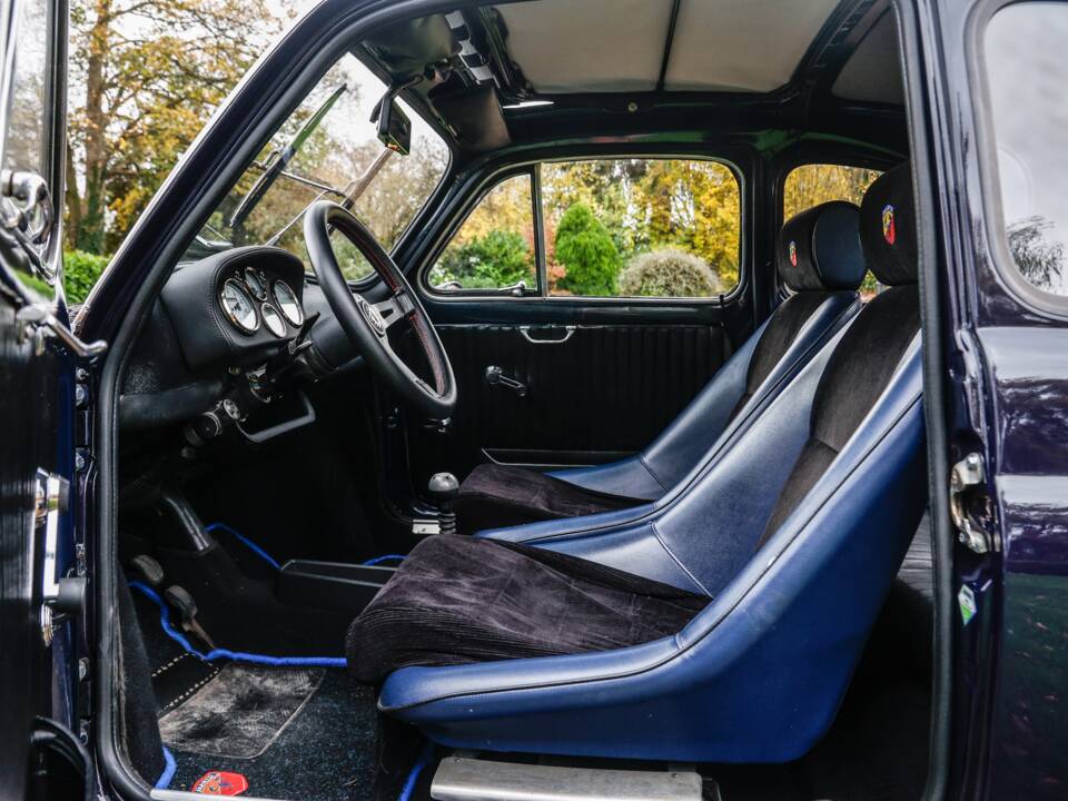 Image 42/45 of FIAT 500 L (1972)